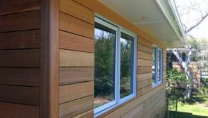 Чем лучше обшить стены внутри деревянного дома Какими строительными материалами отделывают деревянный дом снаружи