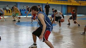 Защитная стойка в баскетболе Передвижения по площадке